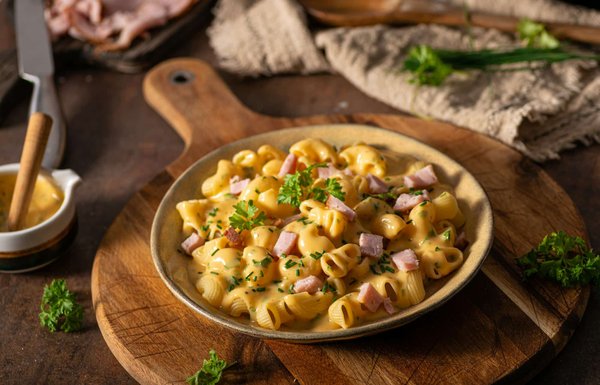 Can You Create a Gourmet Maple and Pecan Pie with a Flaky Pastry?