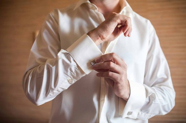 How to Choose the Right Type of Floral Necktie for a Trendy Professional Look?