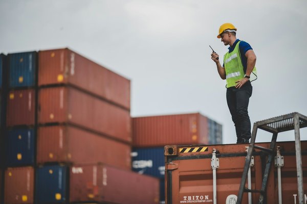 Expert in transport and logistics in Calais: reliable solutions